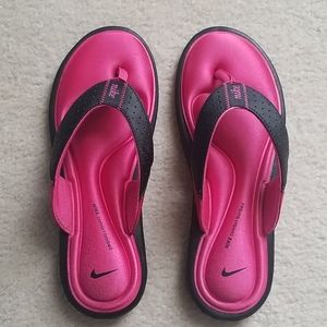 Nike flip flops